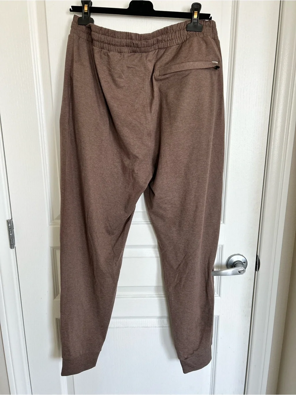 Vuori Men's Dark Brown Drawstring Joggers